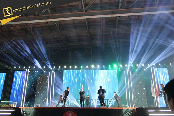 nhân sự sự kiện : cung cấp ca sĩ chuyên nghiệp